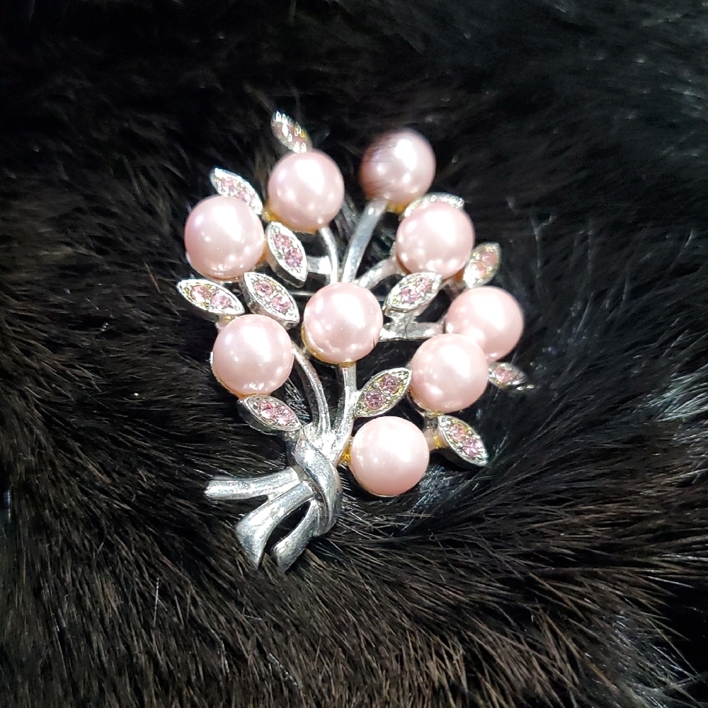 Pink Pearl Rhinestone Floral Bouquet Brooch Silver Tone Mother Bridal Barbie